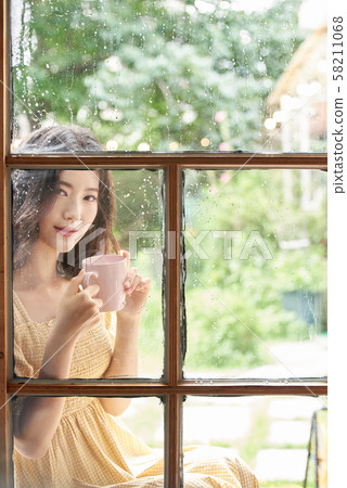 Female Lifestyle 58211068