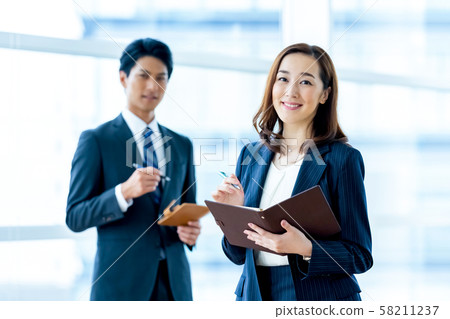 企業形象男性僱員女性僱員 企業形象男性僱員女性僱員 58211237