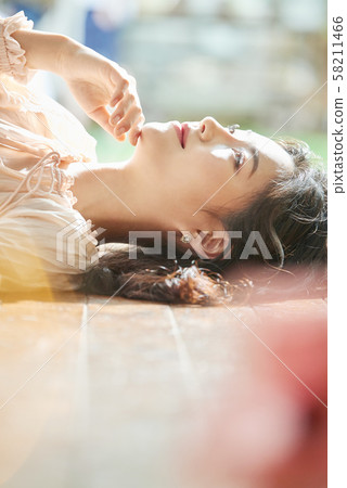 Women beauty 58211466