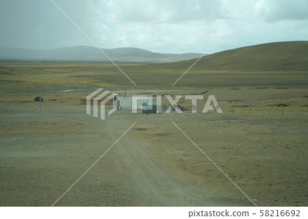 Tibetan village 58216692