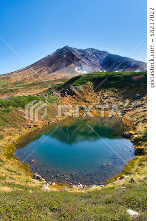 Asahi-dake and Kanazomi Pond 58217022