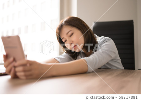 Female portrait 58217881
