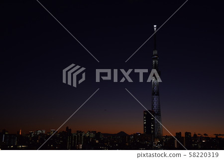 東京天空樹和富士山 58220319