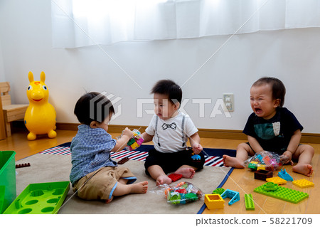 嬰兒男孩的戰鬥 嬰兒男孩的戰鬥 58221709