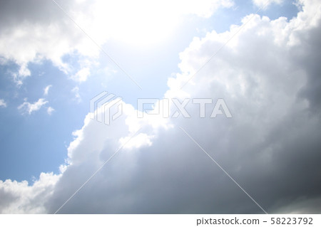 雲彩和藍天 雲彩和藍天 58223792