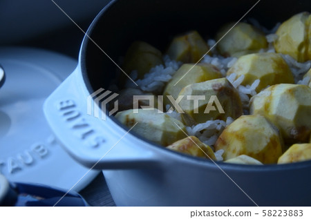 Chestnut rice 58223883