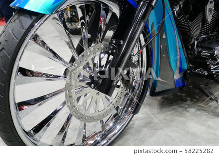 Selective focused of motorcycle front wheel disk brakes and its system. Its provide more grip to the tires and enable the riders to stop during an emergency.  58225282