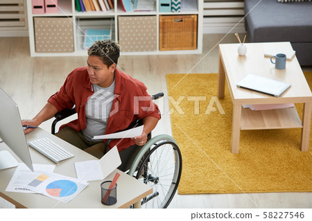 Disabled businesswoman at office 58227546