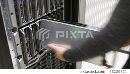 Fast working IT consultant in enterprise datacenter Fast working IT consultant in enterprise datacenter 58229811