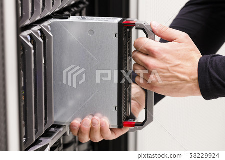 Server cluster installation in large datacenter 58229924