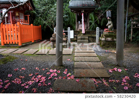 武士進入大寶神社和大國神社 武士進入大寶神社和大國神社 58230420