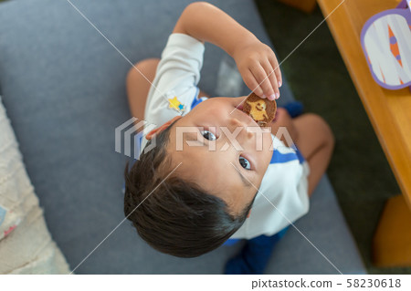 baby boy, boy, person 58230618