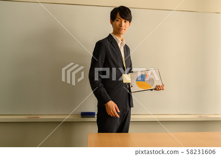 商務人士演示文稿介紹 商務人士演示文稿介紹 58231606