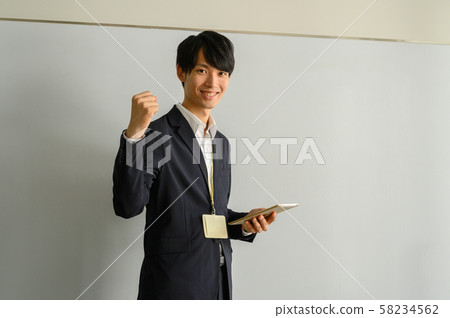 膽量擺姿勢的商人 膽量擺姿勢的商人 58234562