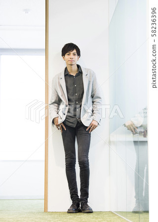 年輕人的肖像 58236396