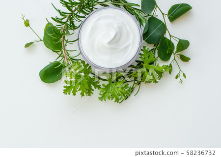 natural skin moisturizing cream