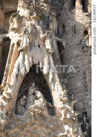 Spain Sakurada Familia Spain Sakurada Familia 58236917