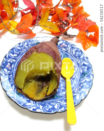 Delicious grilled salmon (red angel) to eat with a spoon 58238517