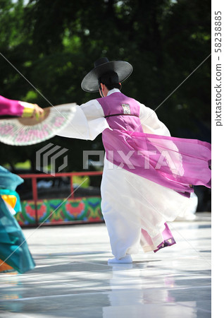 Korean Traditional Dance Performance 58238885