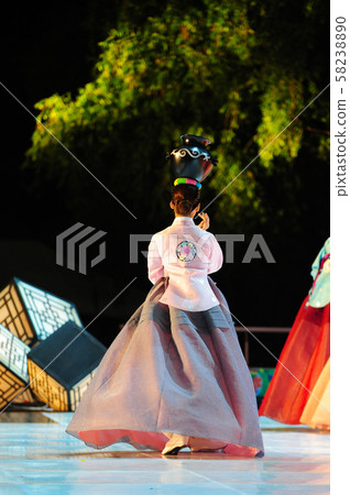 Korean Traditional Dance Performance Korean Traditional Dance Performance 58238890