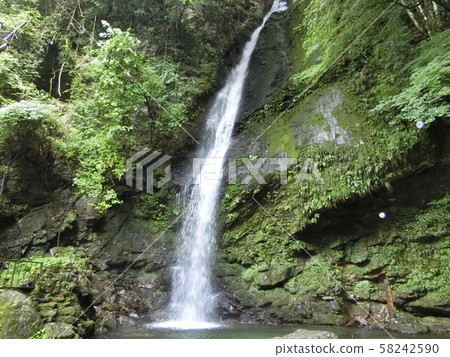 Iyakei Falls 58242590