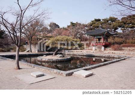 Ilsan Lake Park in Goyang-si, South Korea. The largest artificial lake park in the Orient. Ilsan Lake Park in Goyang-si, South Korea. The largest artificial lake park in the Orient. 58251205