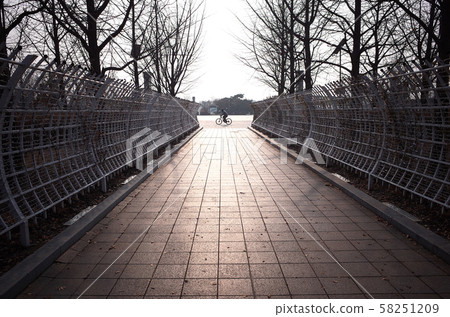 Ilsan Lake Park in Goyang-si, South Korea. The largest artificial lake park in the Orient. Ilsan Lake Park in Goyang-si, South Korea. The largest artificial lake park in the Orient. 58251209