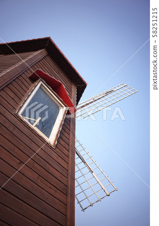 Ilsan Lake Park in Goyang-si, South Korea. The largest artificial lake park in the Orient. 58251215