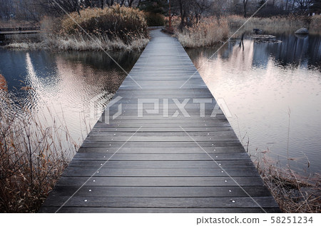 Ilsan Lake Park in Goyang-si, South Korea. The largest artificial lake park in the Orient. Ilsan Lake Park in Goyang-si, South Korea. The largest artificial lake park in the Orient. 58251234