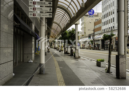 富山縣高岡市站前購物街高jo公園口（北口）JR高岡站 58252686