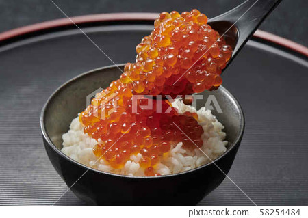 Fresh and delicious salmon roe 58254484