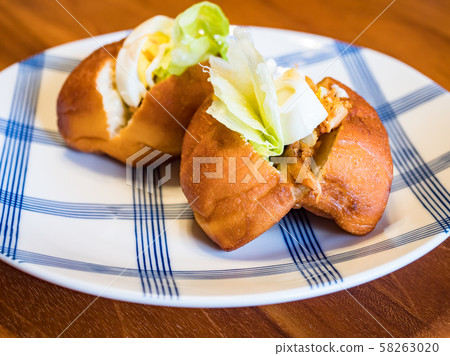 beef burger with fresh vegetables beef burger with fresh vegetables 58263020