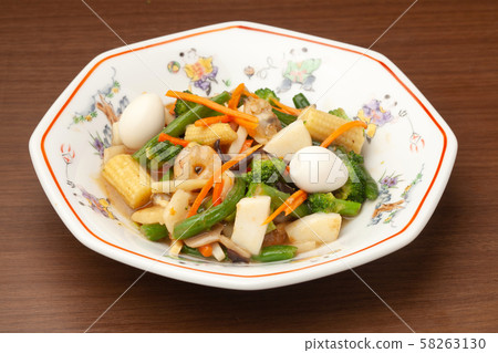 Seafood Chinese style boiled horse 58263130
