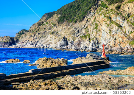 Red Lighthouse (Tamanoura Port Sandbank Lighthouse) [Goto City, Nagasaki Prefecture] 58263203