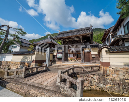 武田城堡遺址附近的大公寺 武田城堡遺址附近的大公寺 58265058