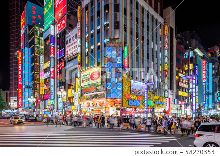 歌舞uki町在晚上在東京新宿 歌舞uki町在晚上在東京新宿 58270353