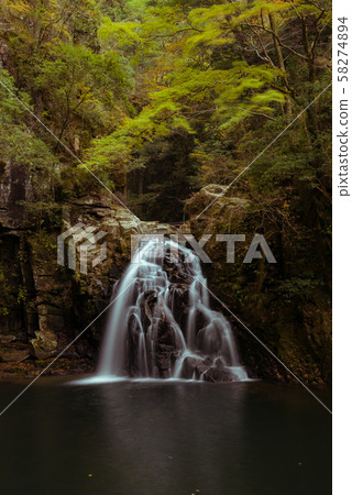 Red-Eyes Advance Falls 58274894