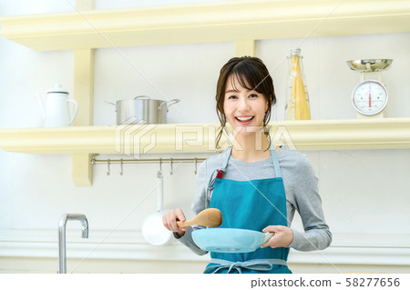 Housewife Cooking Housework Kitchen Stir Fry Housewife Cooking Housework Kitchen Stir Fry 58277656