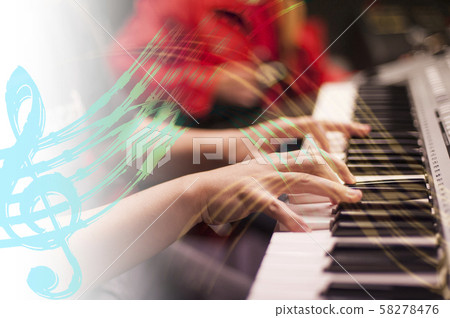 Playing the piano with staff notes Playing the piano with staff notes 58278476