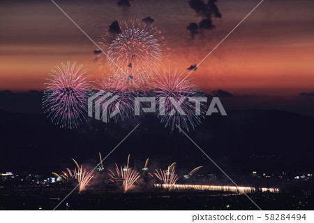 Nagaoka Fireworks (Niagara Super Large Star Mine, 2019) Nagaoka Fireworks (Niagara Super Large Star Mine, 2019) 58284494