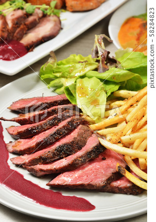 Roasted beef 58284823