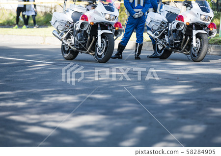A motorcycle 58284905