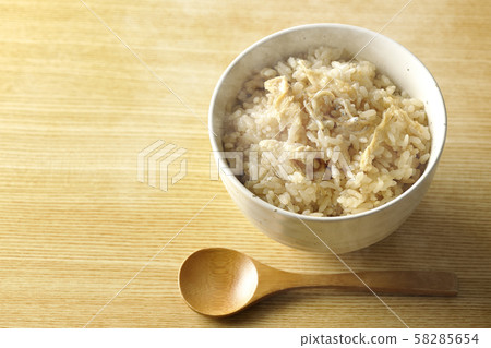 Freshly cooked rice 58285654