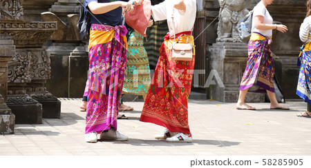 腰部崇拜的人 58285905