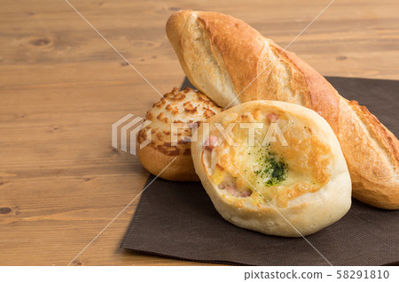 Bread gathering on timber breakfast bakery bread Bread gathering on timber breakfast bakery bread 58291810