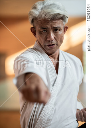 空手道 空的手 男人 58291984