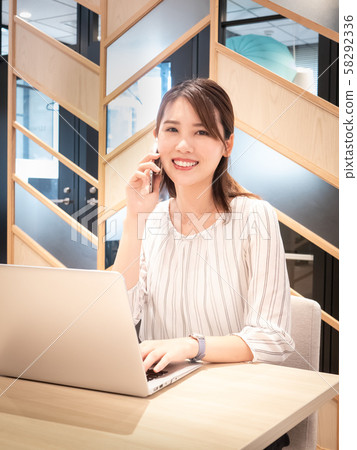 商務休閒女人電話 58292336