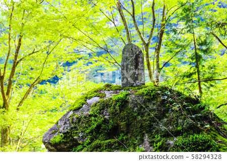 [Yamanashi Prefecture] Takeu Komagatake Shrine 58294328
