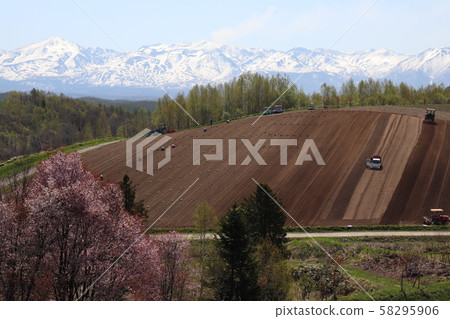 Hill of four seasons spring Hill of four seasons spring 58295906