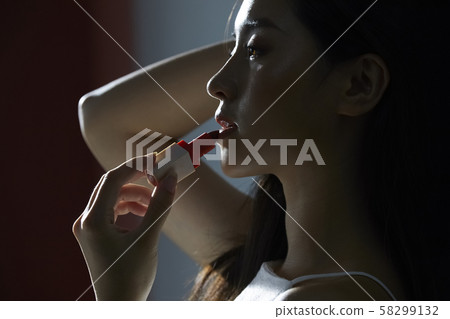 女性美容對比 58299132